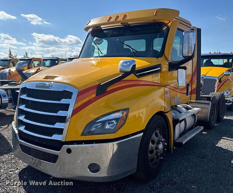 Image of Freightliner Cascadia Primary image