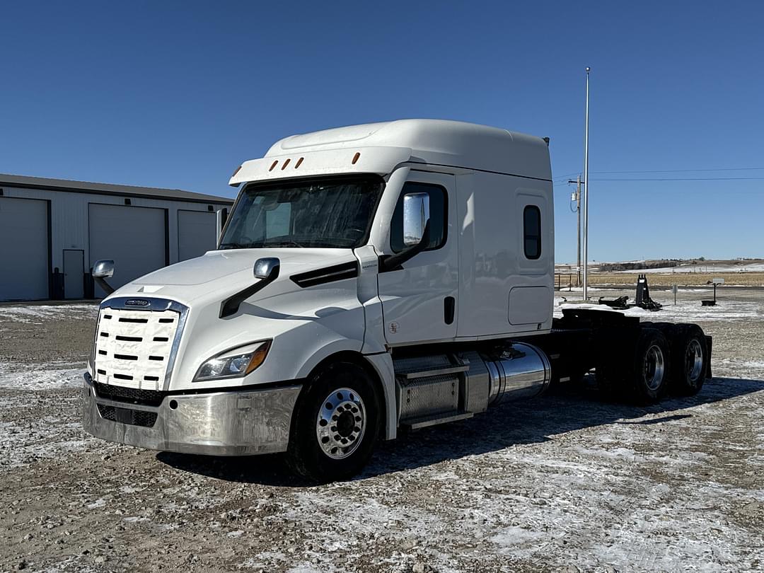 Image of Freightliner Cascadia Primary image