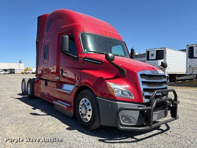 Image of Freightliner Cascadia equipment image 2