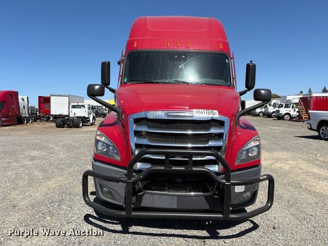 Image of Freightliner Cascadia equipment image 1