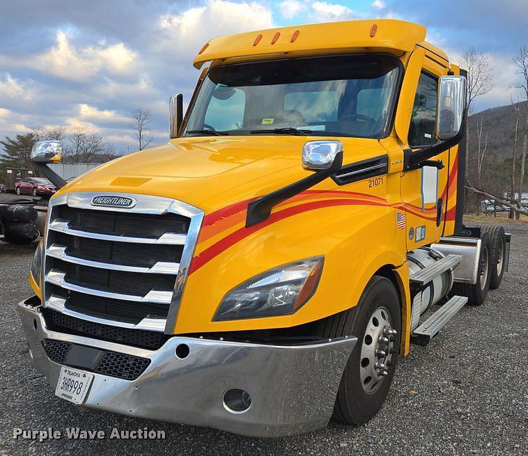 Image of Freightliner Cascadia Primary image