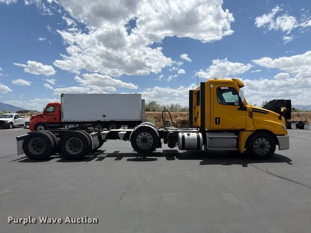 Image of Freightliner Cascadia equipment image 3