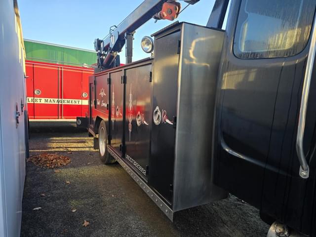 Image of Freightliner M2 equipment image 4