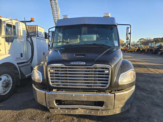 Image of Freightliner M2 equipment image 1