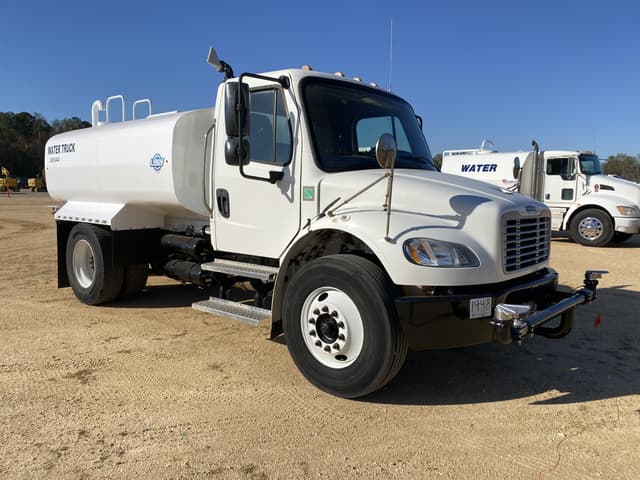 Image of Freightliner M2 equipment image 3