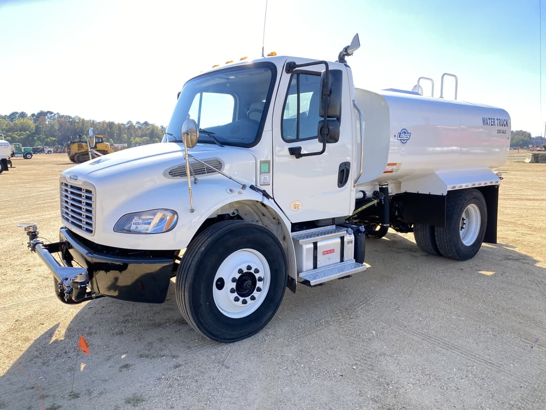 Image of Freightliner M2 Primary image