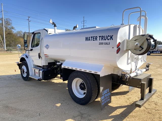 Image of Freightliner M2 equipment image 1