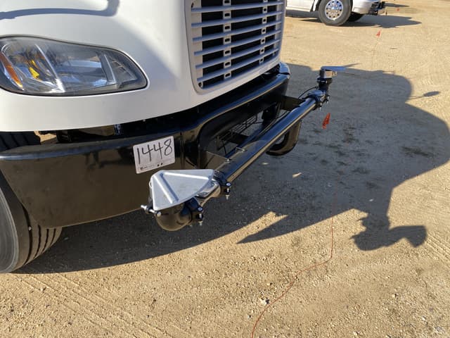 Image of Freightliner M2 equipment image 4