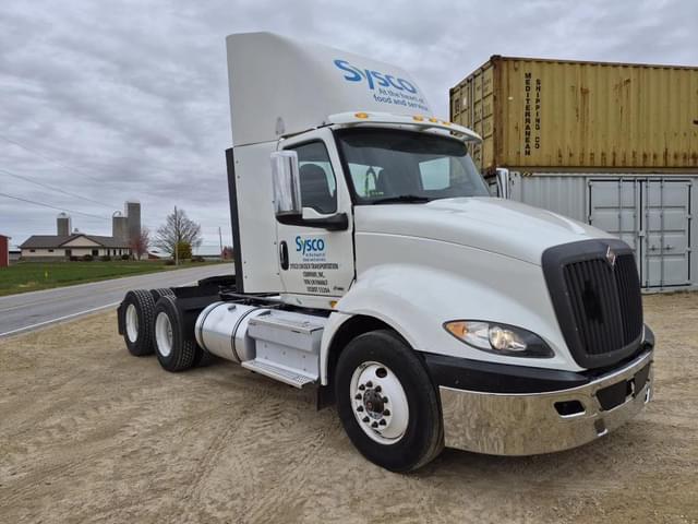 Image of Freightliner RH613 equipment image 4