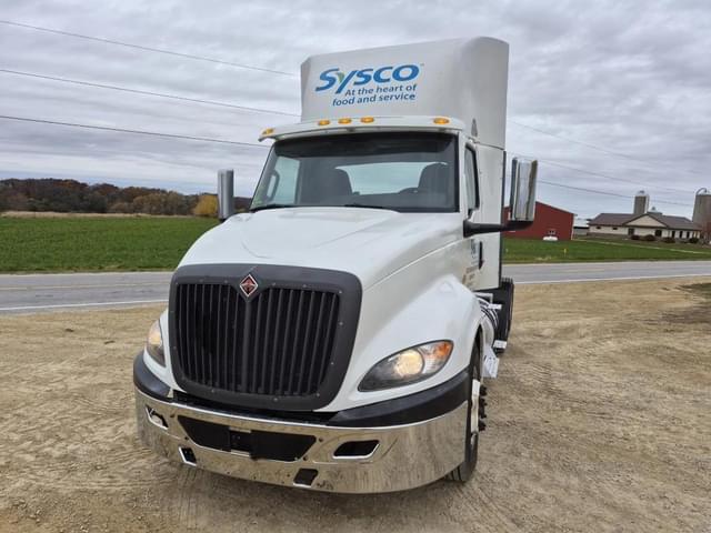 Image of Freightliner RH613 equipment image 2