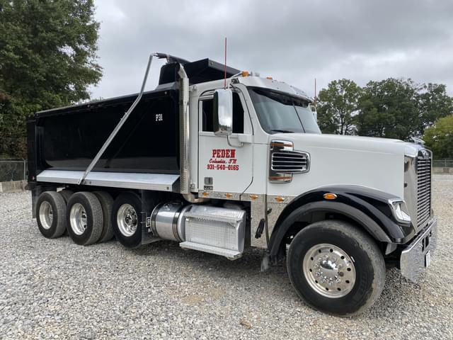 Image of Freightliner SD122 equipment image 3