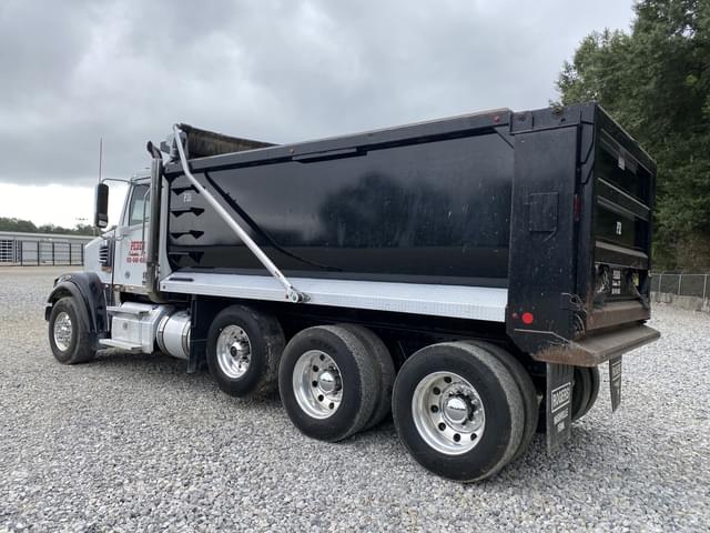 Image of Freightliner SD122 equipment image 1