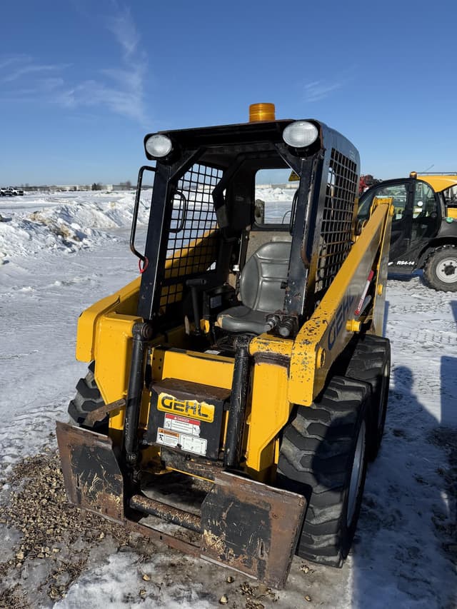 Image of Gehl R105 equipment image 3