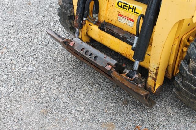 Image of Gehl R165 equipment image 2