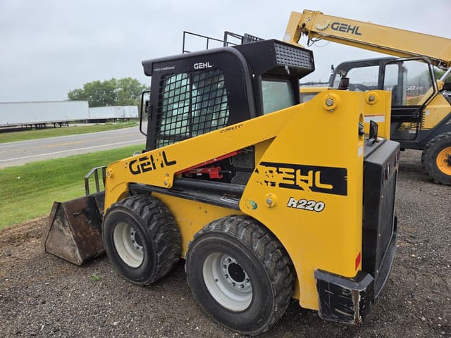 Image of Gehl R220 equipment image 1
