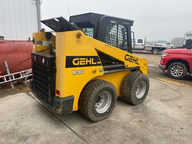 Image of Gehl R260 equipment image 3