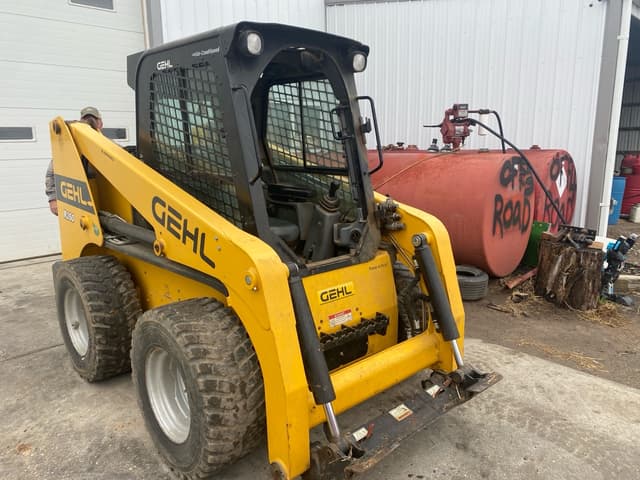 Image of Gehl R260 equipment image 4