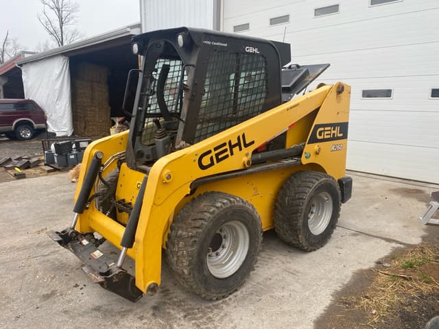 Image of Gehl R260 equipment image 1