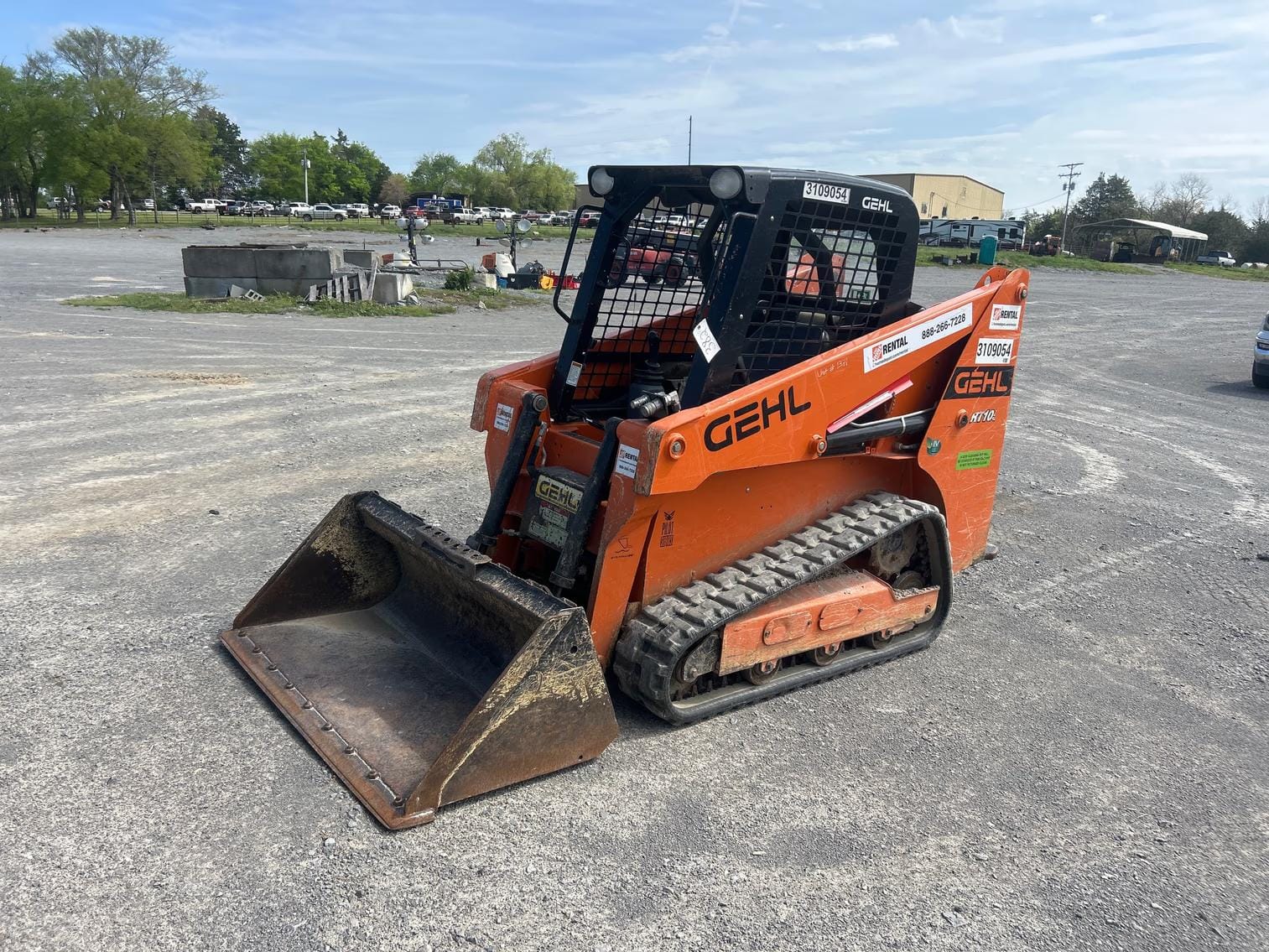 2021 Gehl RT105 Equipment Image0