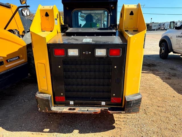 Image of Gehl RT215 equipment image 3