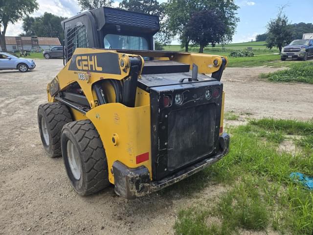 Image of Gehl V330 equipment image 1