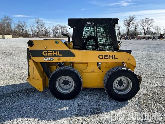 Image of Gehl V420 equipment image 4