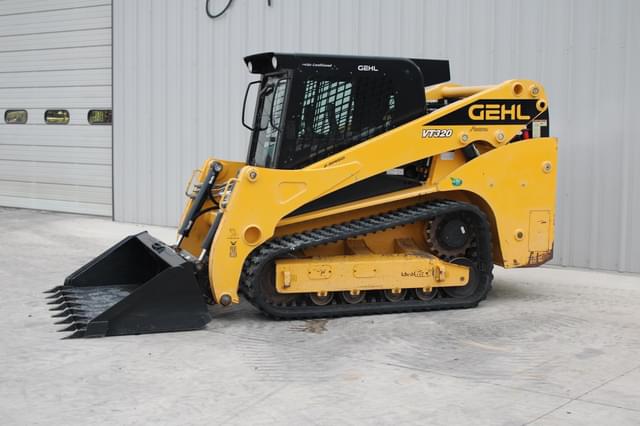 Image of Gehl VT320 equipment image 4