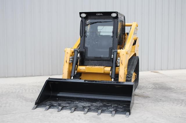 Image of Gehl VT320 equipment image 1