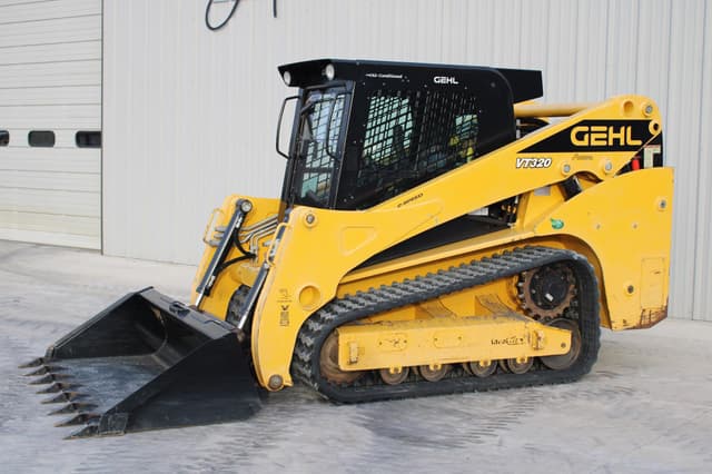 Image of Gehl VT320 equipment image 3