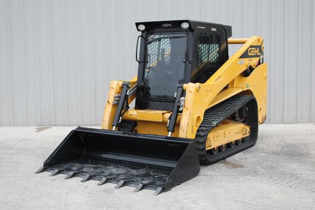 Image of Gehl VT320 equipment image 2