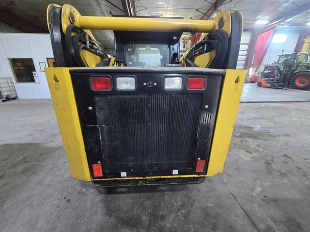 Image of Gehl VT320 equipment image 1