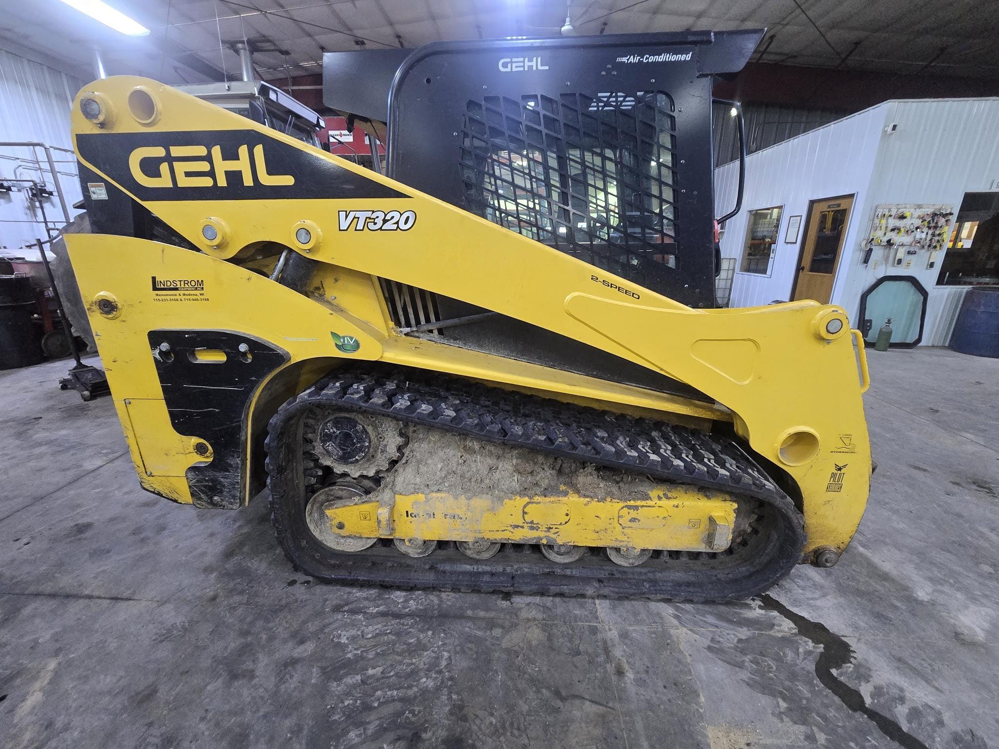 2021 Gehl VT320 Equipment Image0