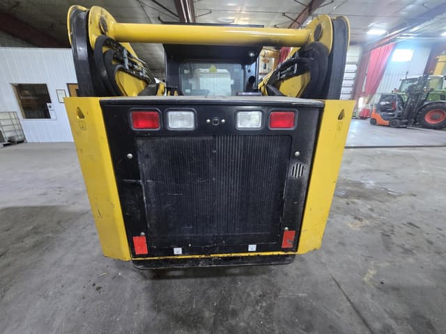 Image of Gehl VT320 equipment image 1