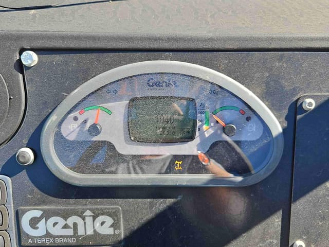 Image of Genie GTH-1056 equipment image 1