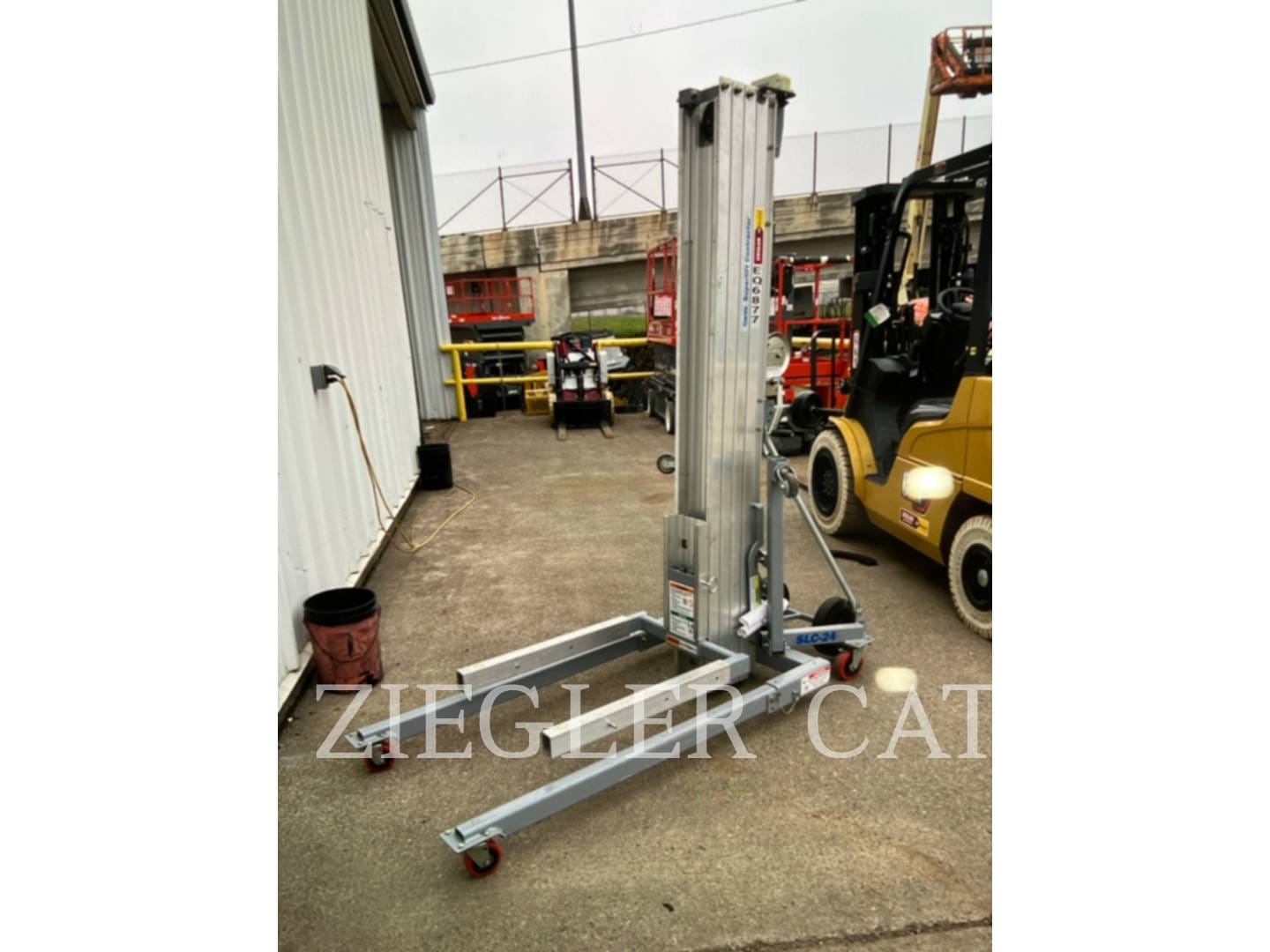 2021 Genie SLC24 Equipment Image0