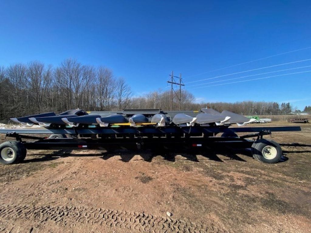 2021 Gleaner GL3308 Equipment Image0