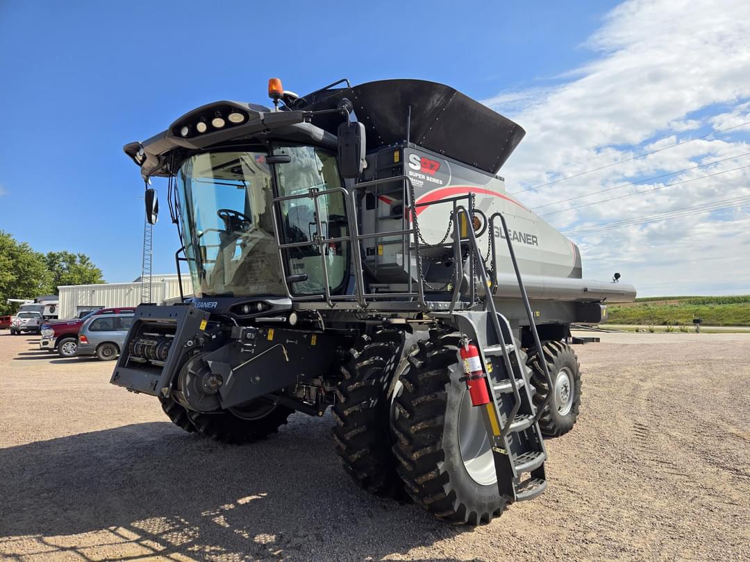 Image of Gleaner S97 Primary image