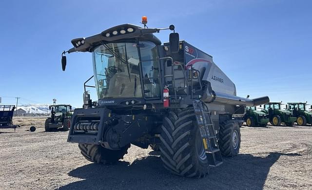 Image of Gleaner S97 equipment image 1