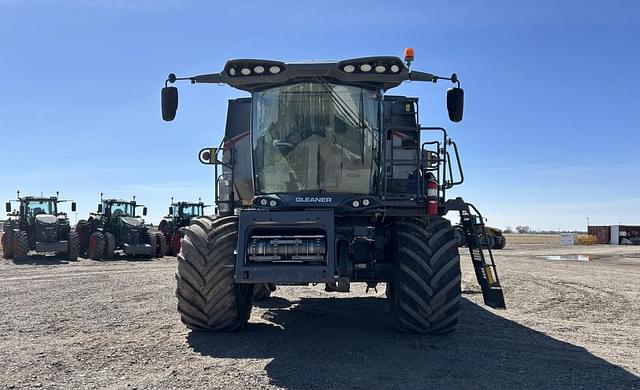 Image of Gleaner S97 equipment image 1