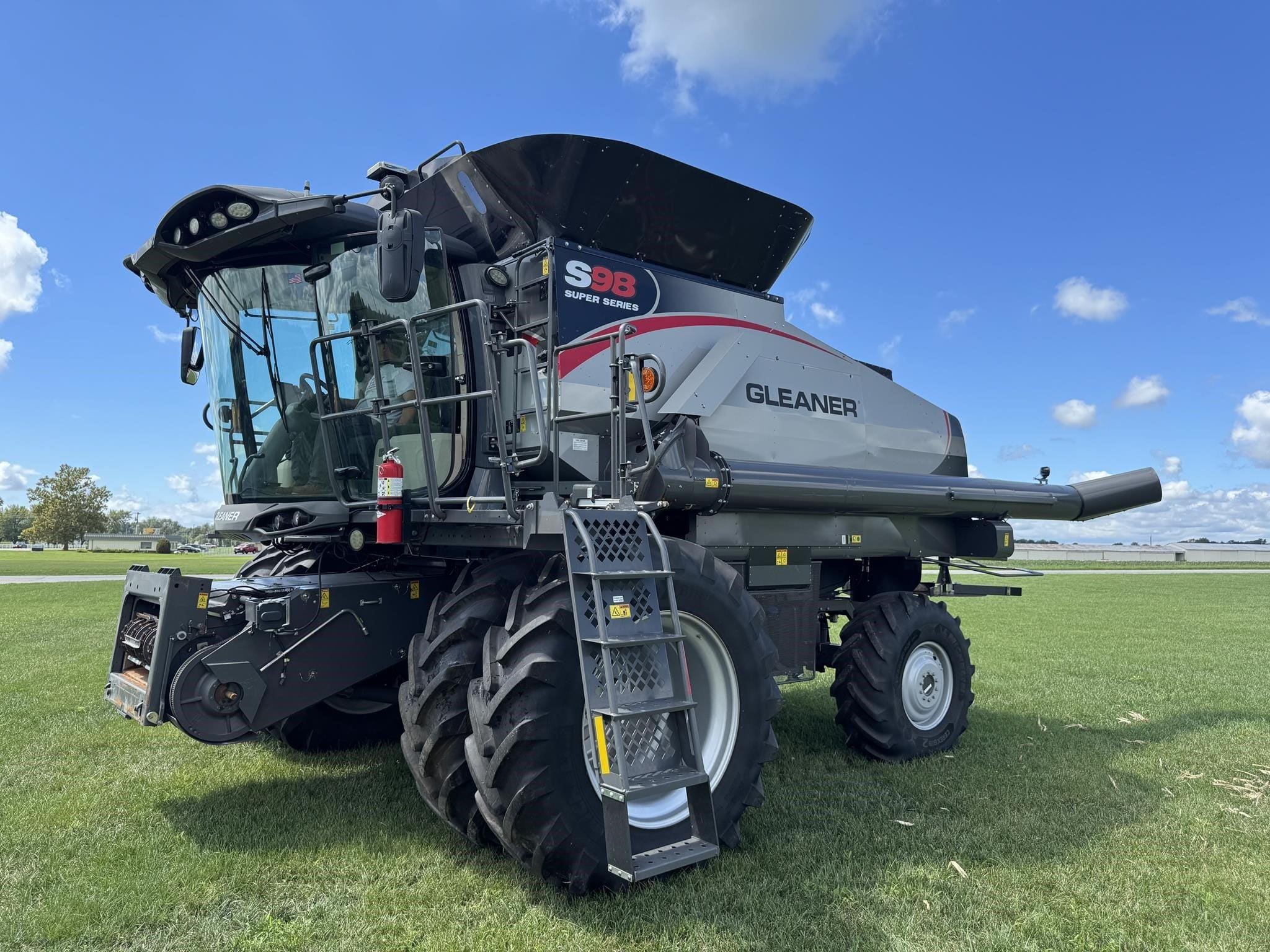 2021 Gleaner S98 Equipment Image0