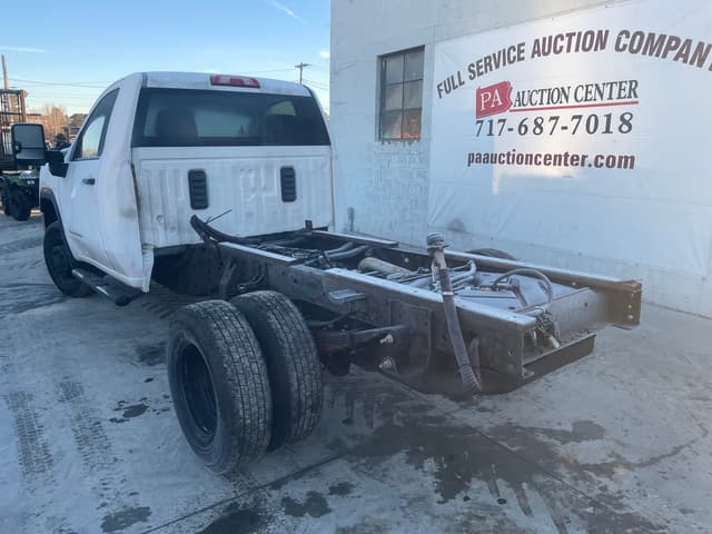 Image of GMC 3500HD equipment image 3