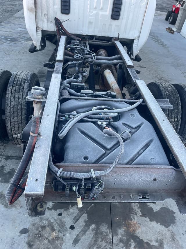 Image of GMC 3500HD equipment image 4