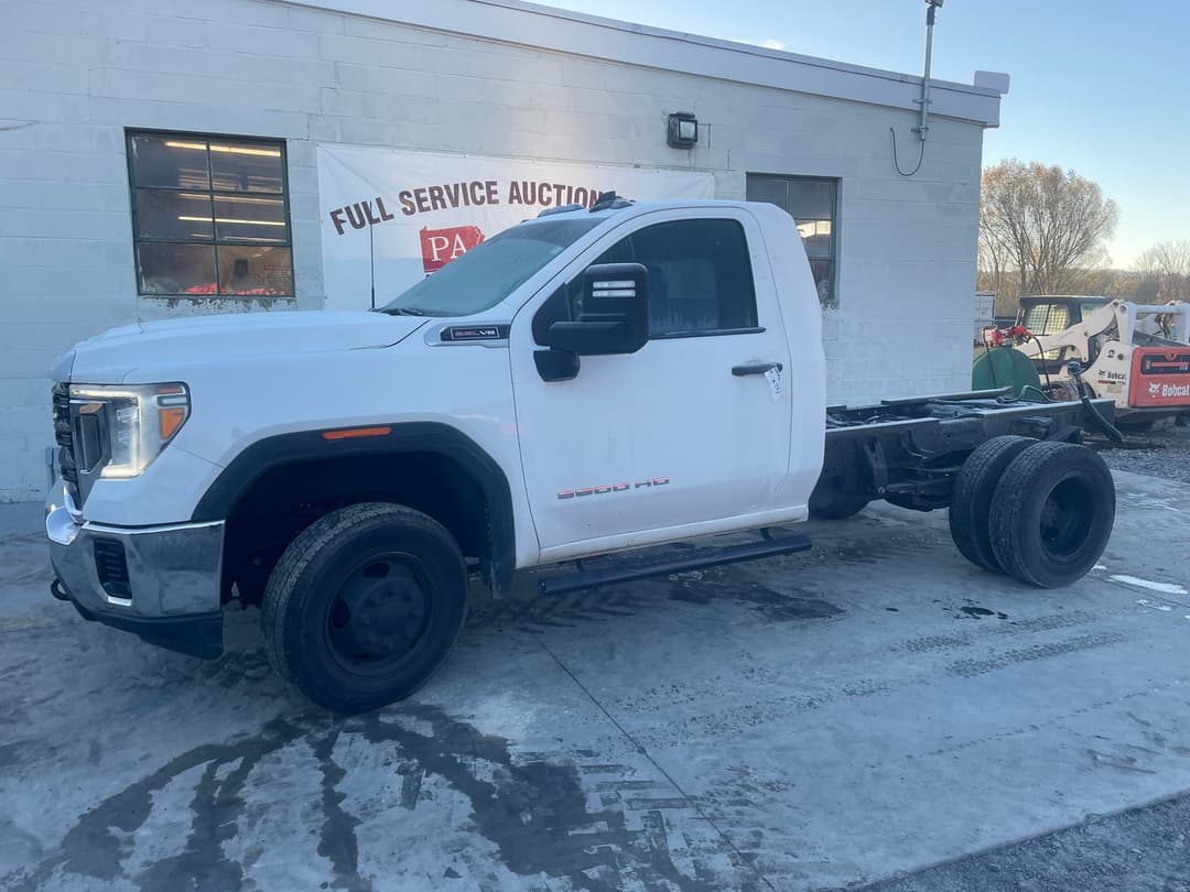 Image of GMC 3500HD Primary image