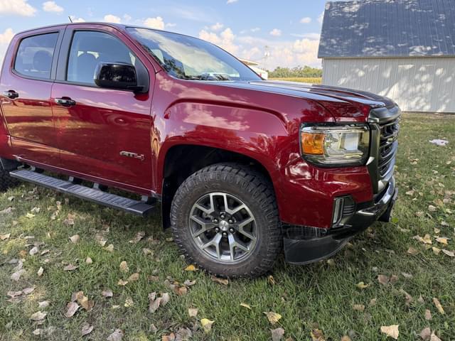 Image of GMC Canyon equipment image 2