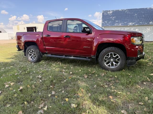 Image of GMC Canyon equipment image 3