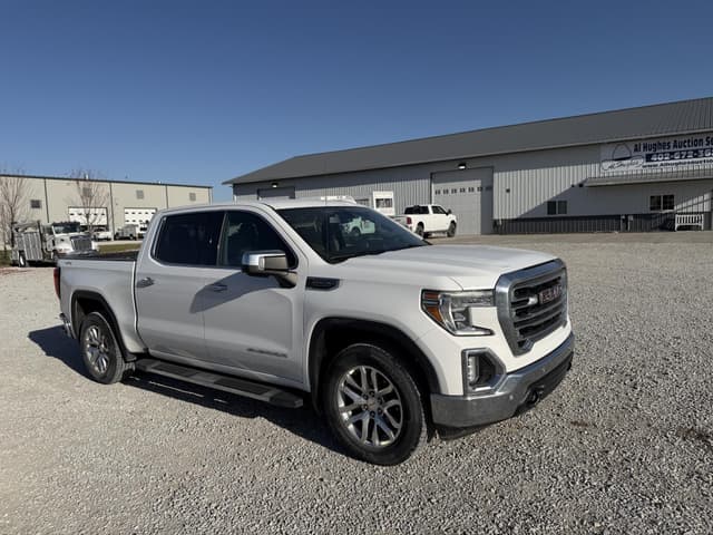 Image of GMC Sierra 1500 equipment image 1