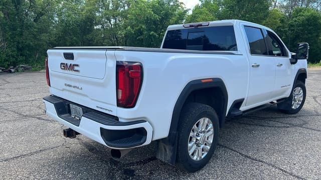 Image of GMC Denali equipment image 4
