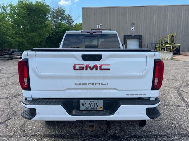 Image of GMC Denali equipment image 3
