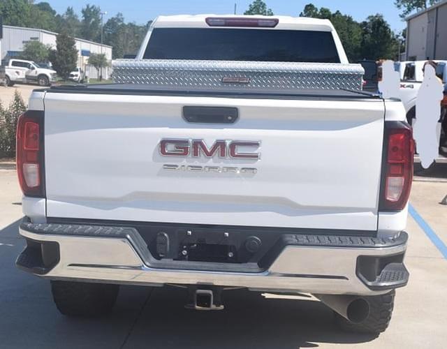 Image of GMC 2500HD equipment image 4