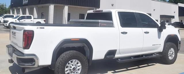 Image of GMC 2500HD equipment image 2